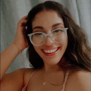 Meet your Posher, Ivaneliz